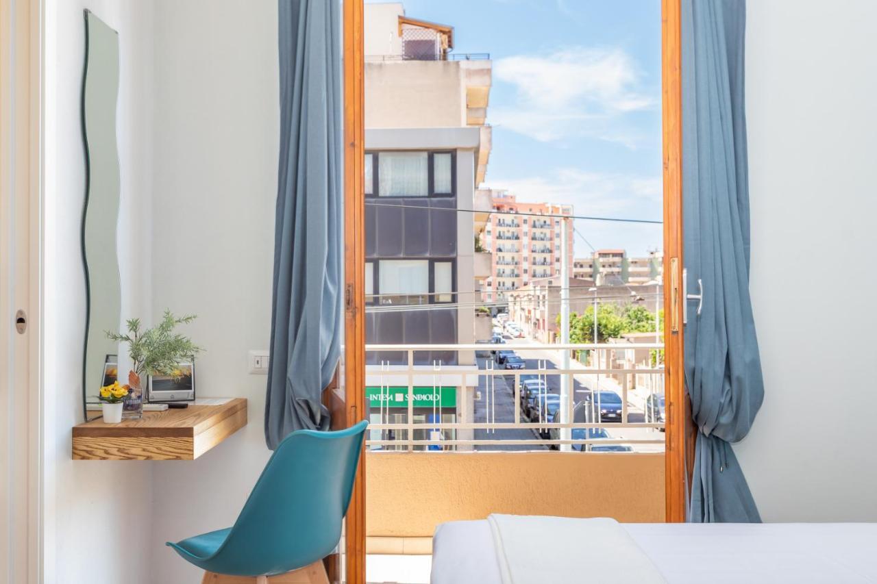 Domus Laetitiae Rooms & Apartments Quartu SantʼElena Exterior foto