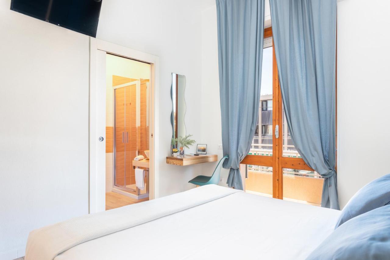 Domus Laetitiae Rooms & Apartments Quartu SantʼElena Exterior foto