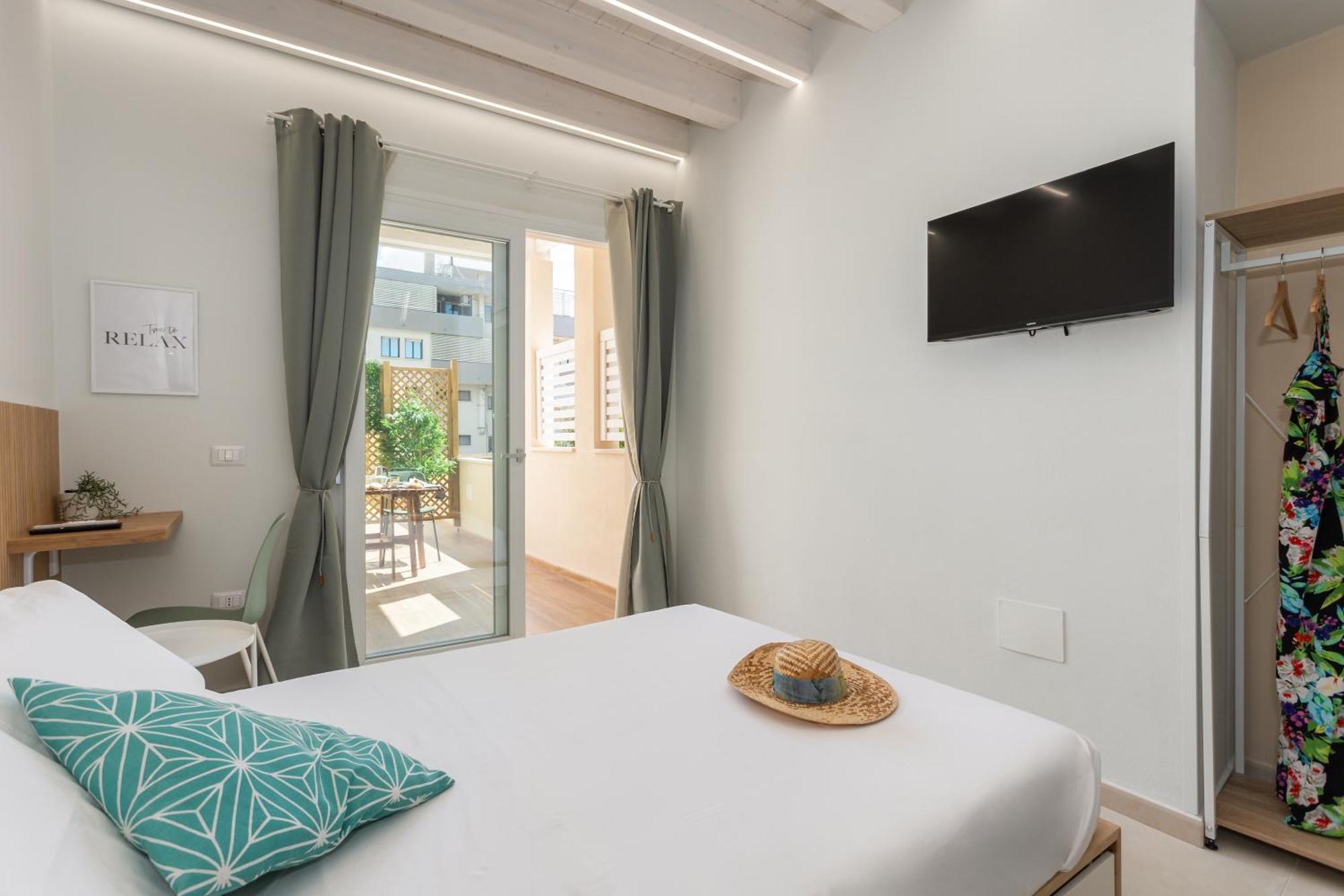 Domus Laetitiae Rooms & Apartments Quartu SantʼElena Exterior foto